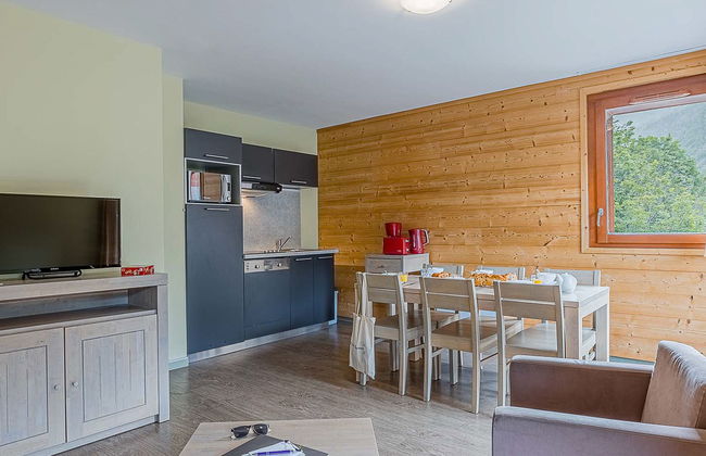 3 bedroom Apartment in Vaujany with swimming pool and terrace - Photo 6