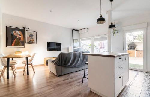 Apartment with a large patio - Foto 31