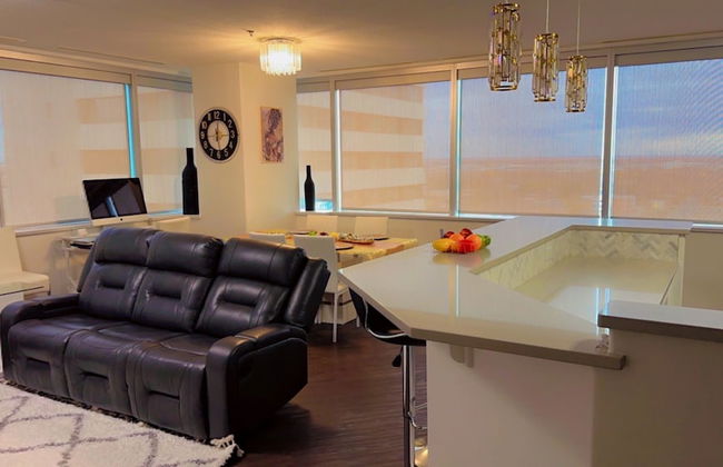 LUXURY DOWNTOWN CONDO TWO BEDROOM - Photo 17