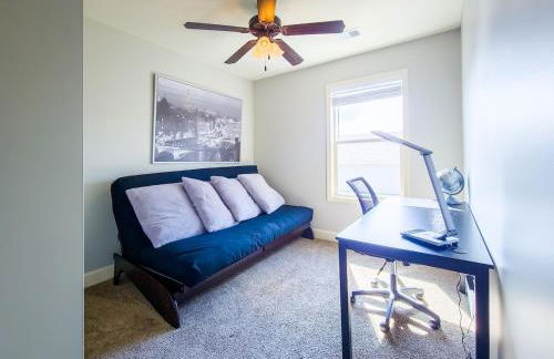 Home Away from Home Close to KCI Airport, Weston - Foto 18