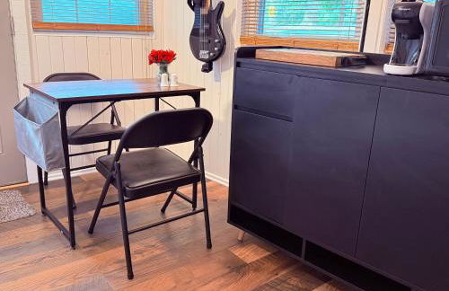 Charming Romantic Lakefront Cottage or Guest Room Depending on Availability Near Golf - Foto 34