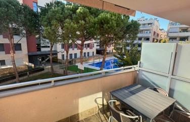 Precioso piso cerca de playa Fenals con 2 piscinas y terraza - Photo 9