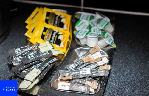 2ndHomeStays- Stoke-on-Trent-A Serene 3 Bed House with a Garden View-Suitable for Contractors-Relocation Families-Group of Friends-Sleeps 6 - 16 mins to J15 M6 and 36 mins to Alton Towers Resort - Foto 37