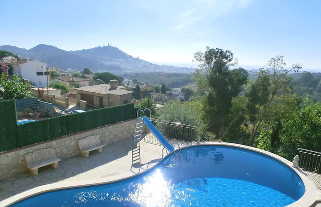 Beautiful Villa in Blanes With Private Swimming Pool - Photo 20