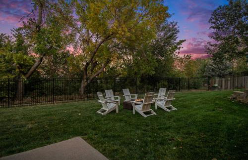 Stunning 5BR Villa Large Hot Tub & Scenic Yard - Foto 68