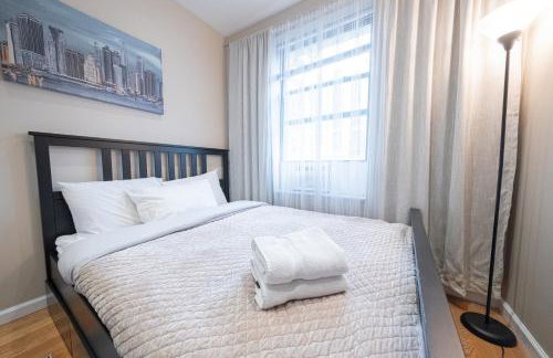 Comfy 2 bedroom apartment on Central Park West - Photo 19