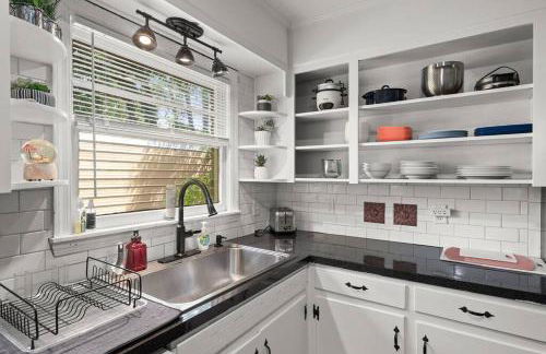 Cozy Home Across from Base, Close to Airport & Beaches - Photo 19