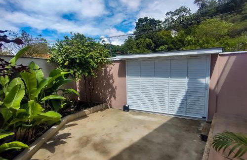 Studio completo com ar, garagem e varanda espaçosa - Ideal para 3 pessoas - Foto 5