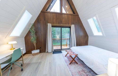 TreeTops Ayframe, Supersized AFrame on the River with Hot Tub - Foto 59