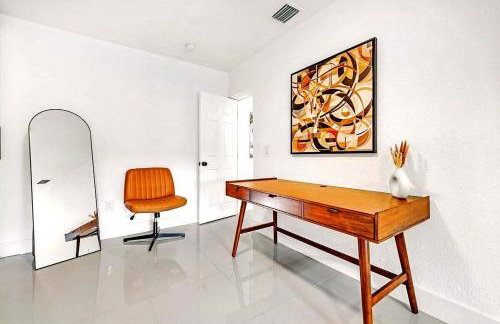 Bright 4BR North Miami Villa Close to Beaches and Huge Backyard - Foto 12