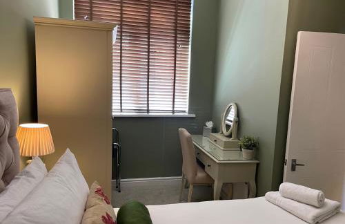 No 10 serviced apartment - Danes 2 Bedroom - Photo 13