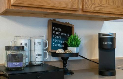 Cozy Three Bedroom Home - Foto 16