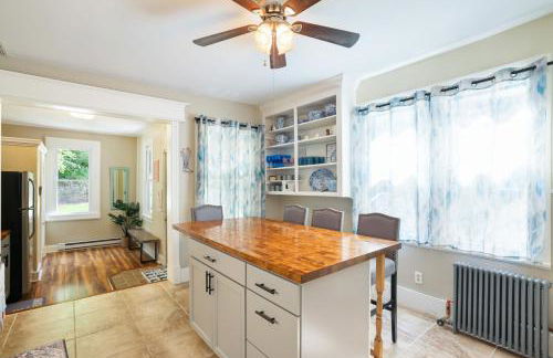 Spacious Broadway Home Downtown Western Modern Charm with parking - Photo 42