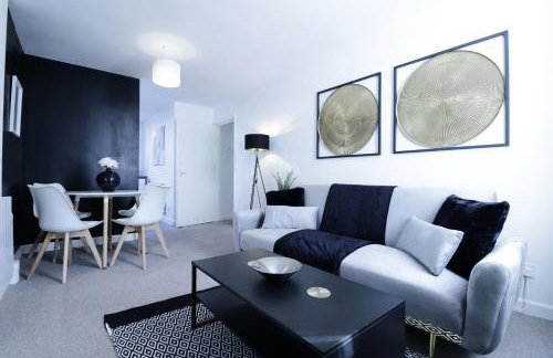 d-Entire 2-Bedroom Apartment in the bustling City Centre WIFI TRAIN & BUS STATION - Foto 1