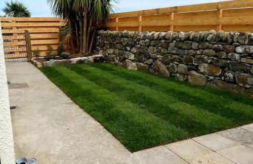 Family stay by the beach - Photo 5