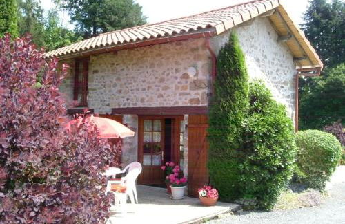 Pretty cottage with exclusive use of private pool in 5 acres of grounds - Foto 1