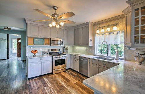 Deluxe Waterford Home with Views, Outdoor Bar and More - Foto 10