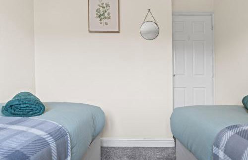 #35 City Home - Sleeps 8 3BDR 2 BR- Bham CC 10 mins - "Perfect for Contractors and Families - Free Parking" - Foto 4