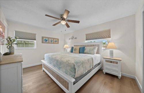 Island Oasis with Heated Pool Private Tiki Bar! - Foto 40