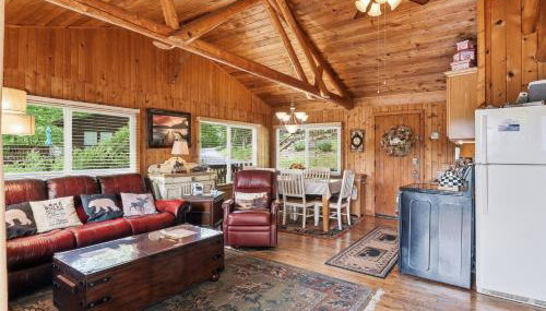 Cute and Comfy Cabin, Stunning Lakefront Views, - Foto 3