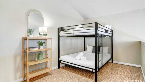 Space for 8 Near Downtown Easy Walk to UT Campus - Foto 4