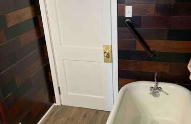 Farmhouse with game room, fire pit and creek - Foto 42