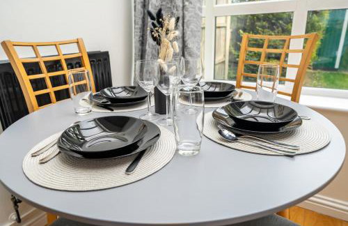 5 Min to Heathrow & Uxbridge Station with Parking - Photo 26