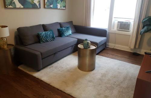 Spacious 2BR Apartment near Airport - Central Charming - Foto 4