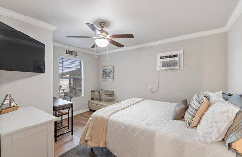 Lakefront retreat, hot tub, pets - Foto 14