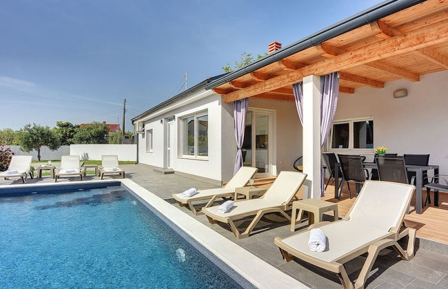 House in Valbandon Near Brijuni National Park - Photo 19