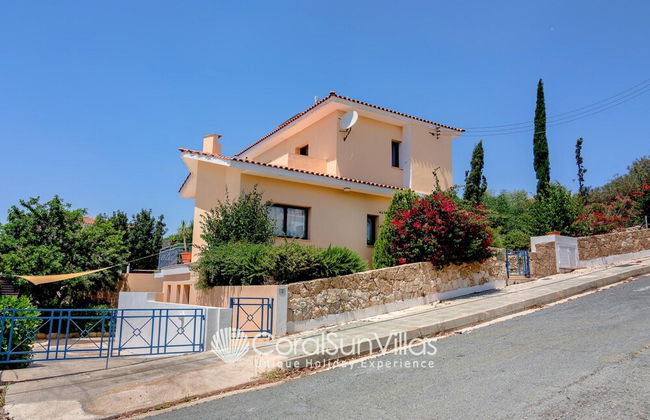 Large Pool & Garden, Billiard, Peaceful Area, Near to the Sea, Coral Bay Paphos - Foto 78