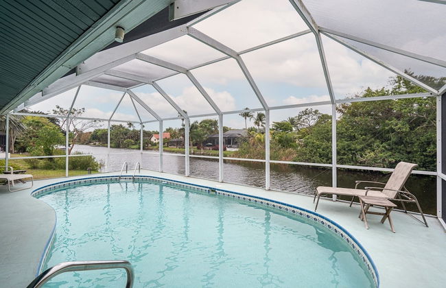 Private Pool Home ~ Just Miles From Sanibel And Fort Myers Beach ~ 3 Bedroom Home by RedAwning - Foto 1