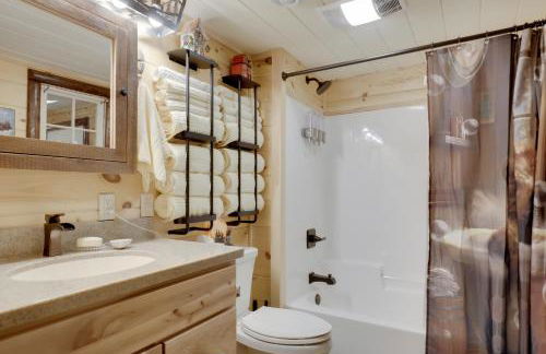 Peaceful Nature Escape on Little Portage Lake! - Foto 17