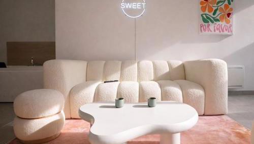 Le Sweet - By BEST KEYS - Suite Design avec Spa Privatif Balnéo - Centre-Ville - Lit Queen Size - Smart TV Netflix - Ambiance Romantique - WiFi Fibre - Check-in Autonome - Foto 2