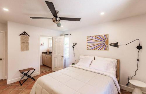 *Eclectic hidden Gem / Tiki Bar and Pool* - Foto 11