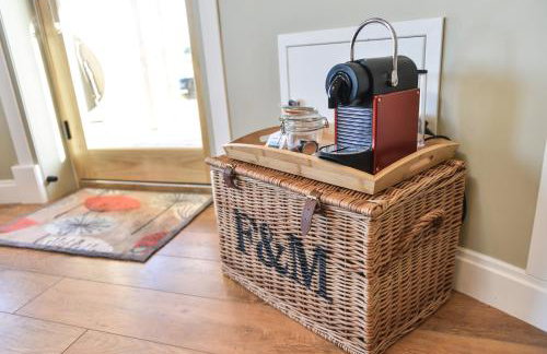 Nether Farm Roundhouses - Henmore Water & Sturston Winds with hot tubs - Bradley Wood no hot tub - Foto 6