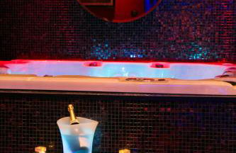 L'Insolite Spa Privatif ''Suite Luxueuse-Jacuzzi" - Photo 25