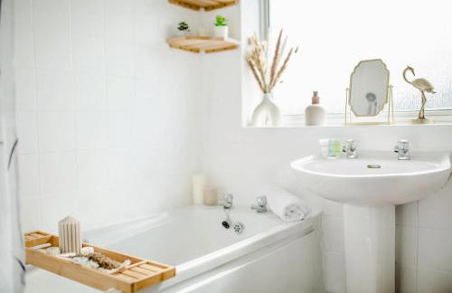 Serene Boho Retreat: White Oak Charm House 10ppl - Foto 45