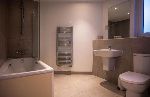 Spacious 2 Bedroom Apartment in Crawley - Foto 25