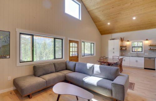 Lakeside Cabin Retreat with Private Hot Tub! - Foto 7