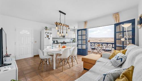 Home2Book Charming Apt Caleta de Caballo Beach - Foto 1