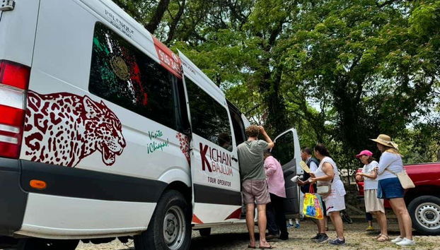 Entrando no micro-ônibus