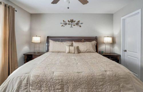 6 Bedrooms Sleeps 16 Great Area - Photo 28