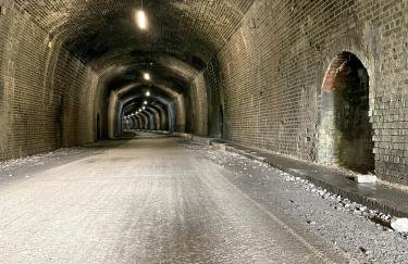 Beautiful old bank in Bakewell - Photo 20