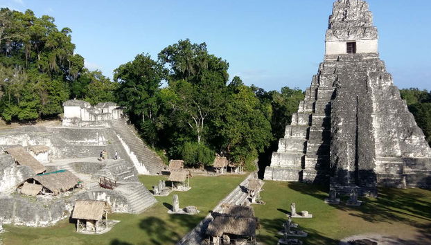 Conociendo las estructuras de Tikal