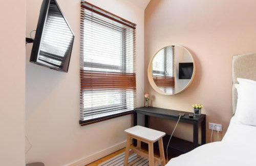 City Retreat, 2 Bed House with Cloudstream Hot Tub - Foto 28