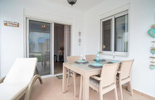 Phoebes Place At Kalamaki Court, 2 Bedroom Villa With A Shared Pool - Fully Refurbished For 2026 - Foto 24