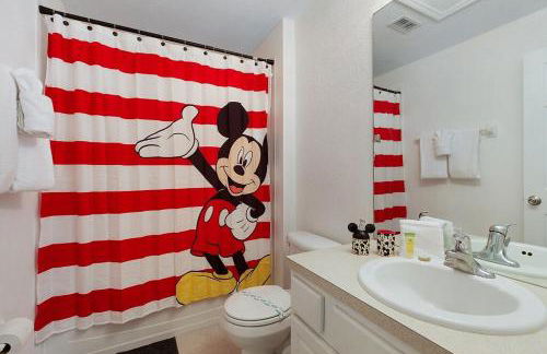 Charming 3BR Townhome Private Pool Walk to Clubhouse 9 Min Disney - Foto 8