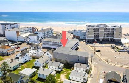 Stay Steps from Beach with Pool AC Parking - Foto 43