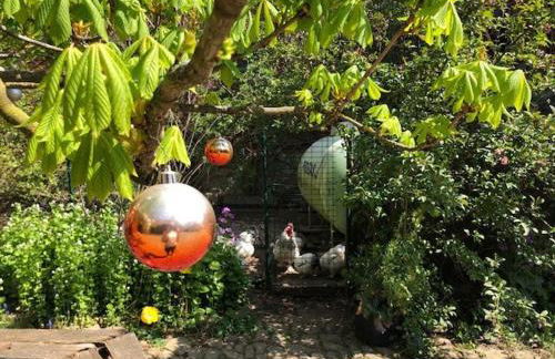 Pretty half-timbered cottage on romantic yard - Foto 19